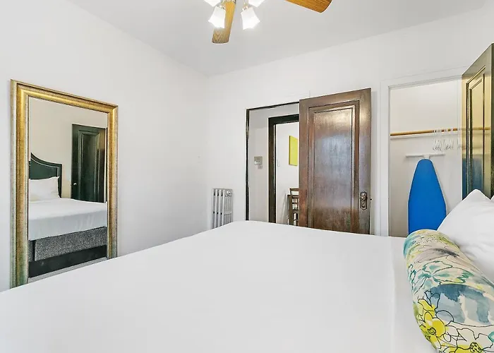 Furnished 1br With Natural Light & King Beds - Larchmont Rep